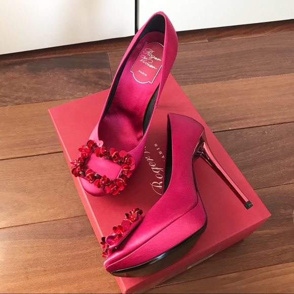 Roger Vivier Shoes - NWT Roger Vivier satin platform pumps